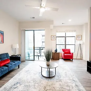 Apartment Luxury Wifi, Gym, Pool, Shops & Food! Unit 329, Charlotte